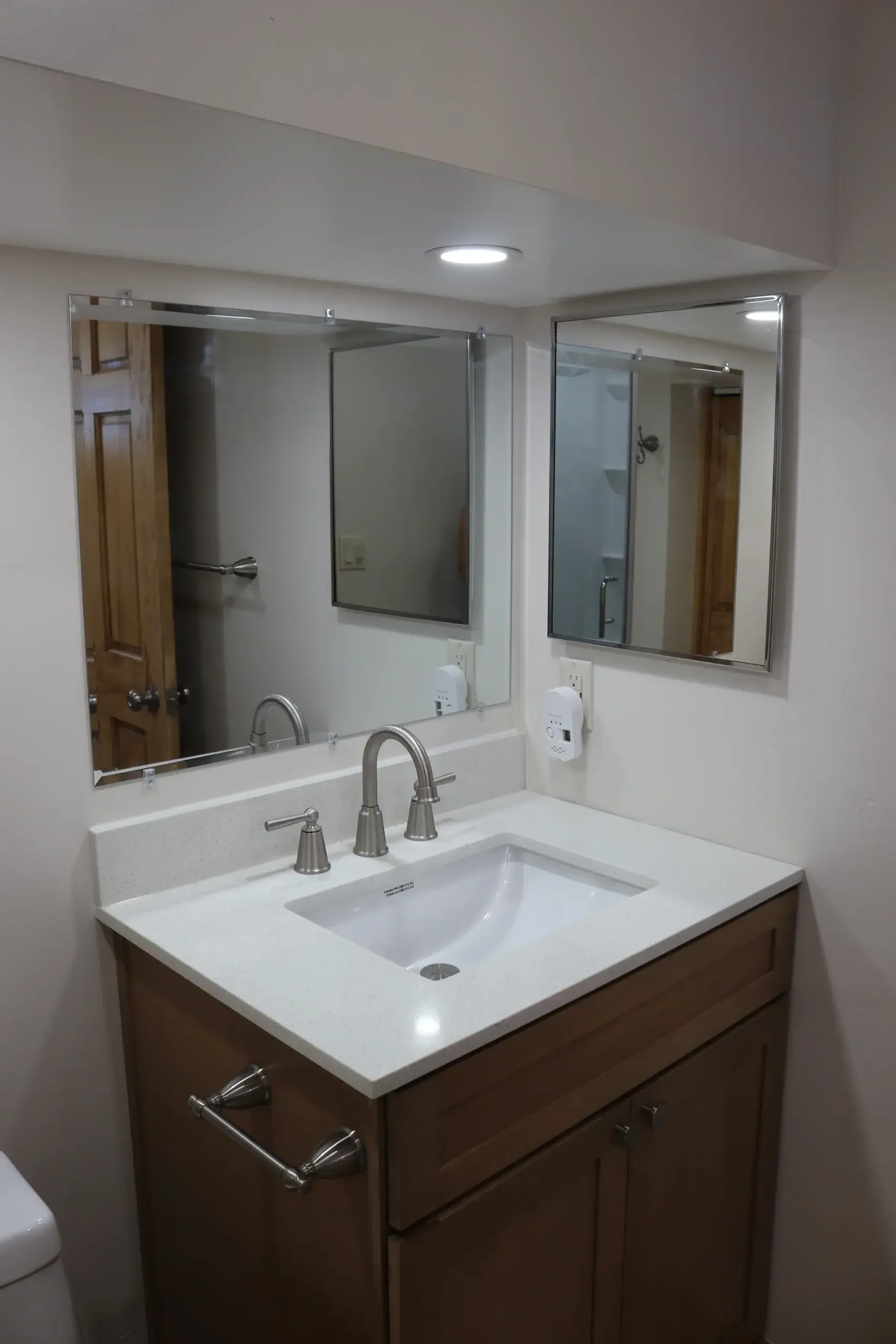 nfs-felicity-bathroom