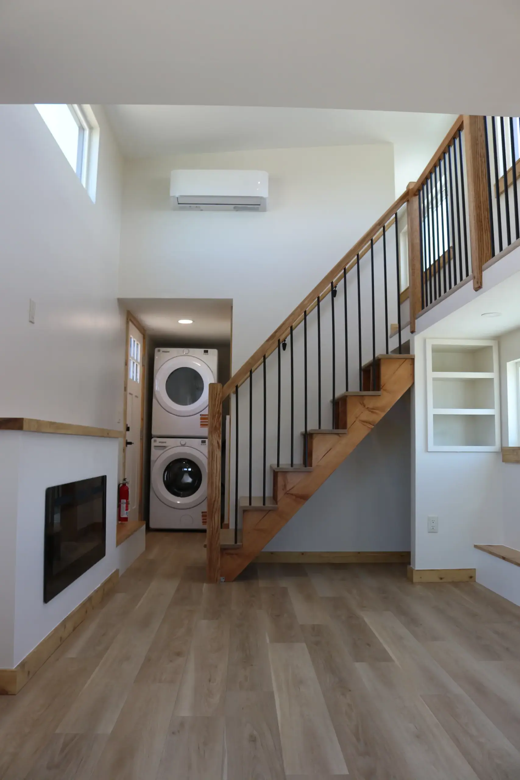 nfs-felicity-livingroom-stairs