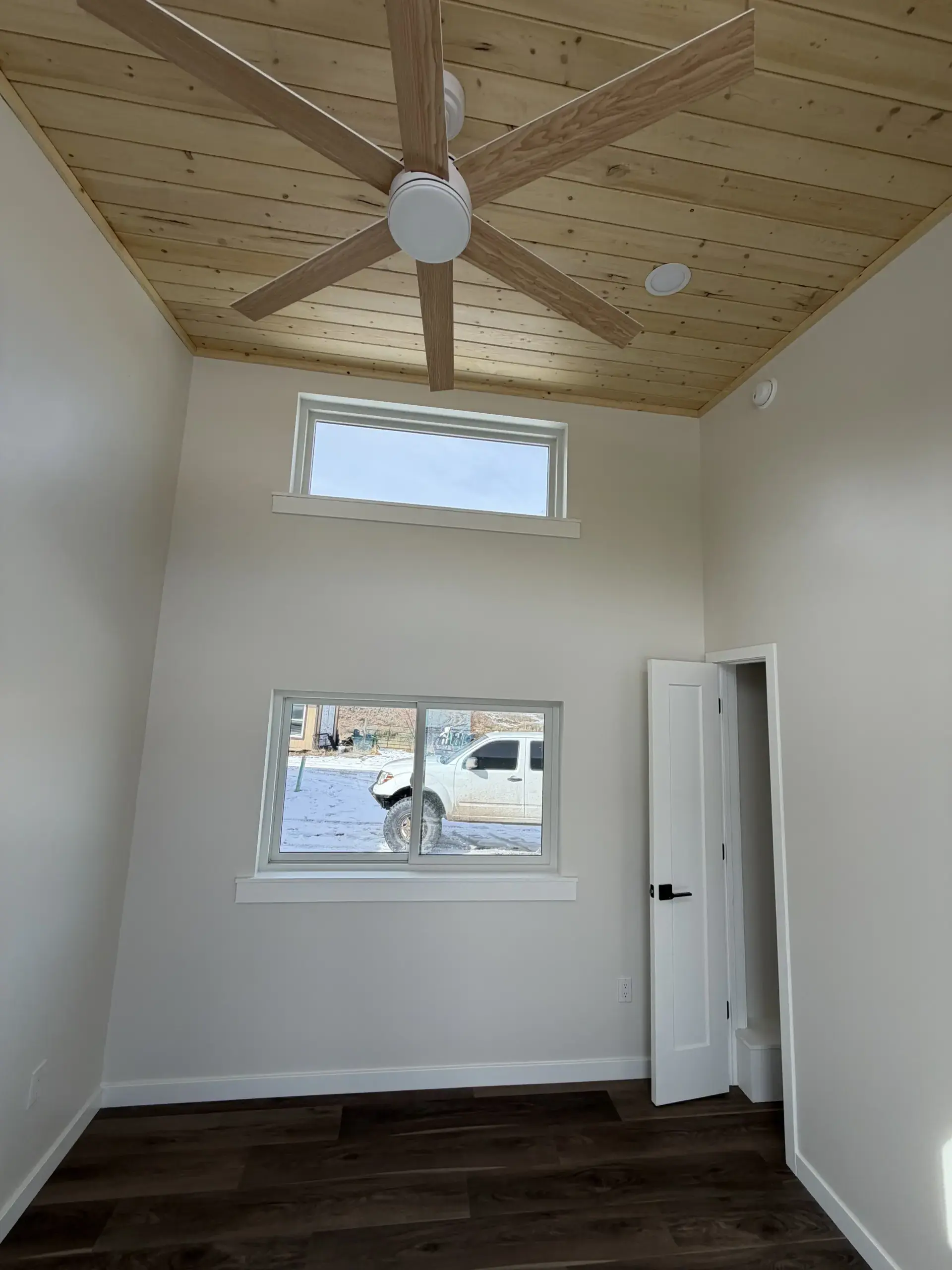 the-perpetua-modern-haven-ceilingfan